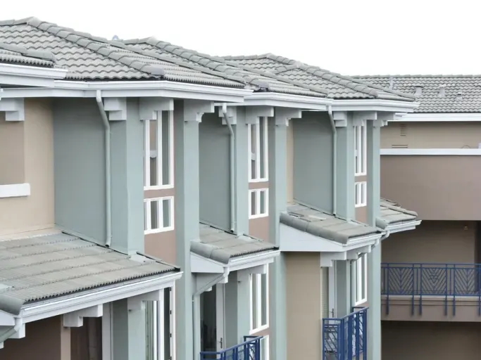Seamless gutter work by DE Group, Inc.